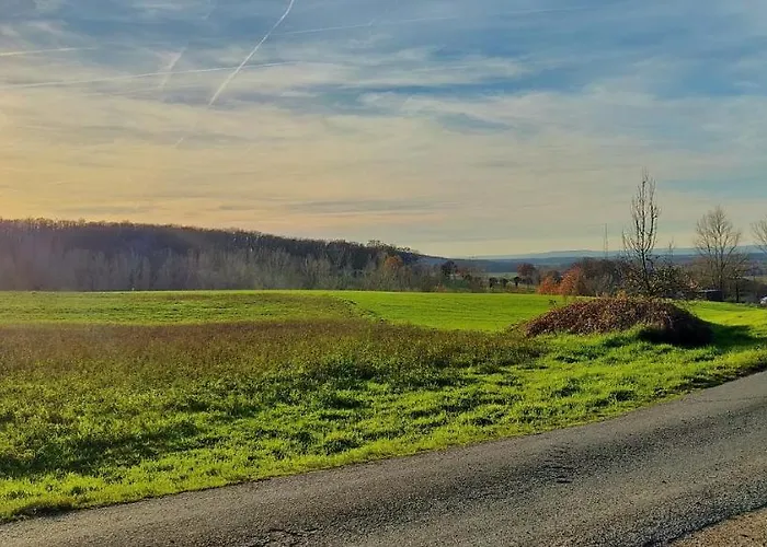 Le Loft Nature Bien-etre Piscine Chauffée Privée Du Tarn Entre Toulouse Et Albi&les Du Tarn Сasa de vacaciones Peyrole